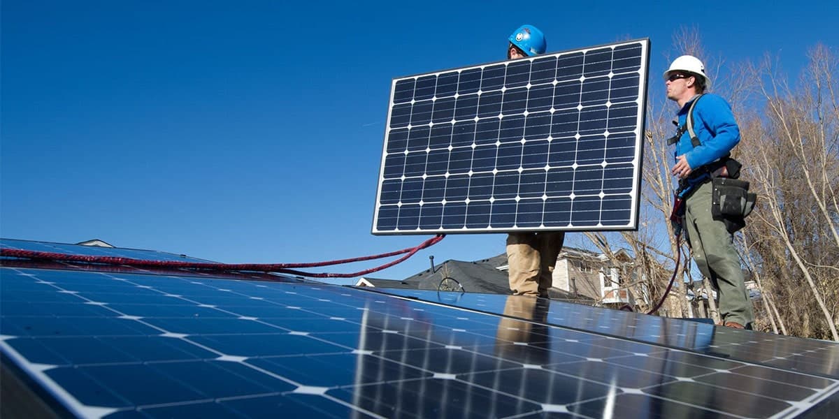 Solar Installation Jobs in Canada: Working With Local Solar Power Companies