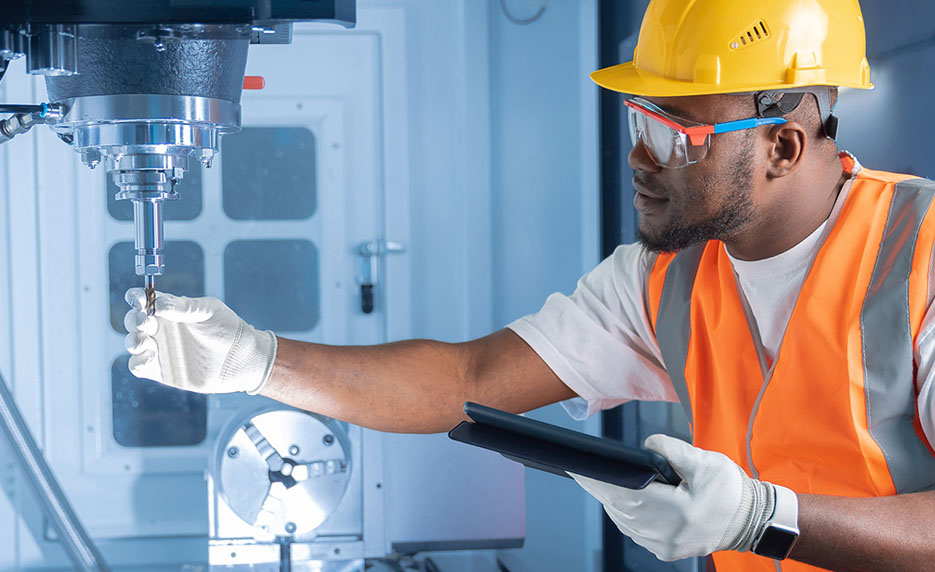 CNC Machinist Paid Training in the U.S.: A Practical Guide to Apprenticeships, Entry-Level Programs, and Financial Aid