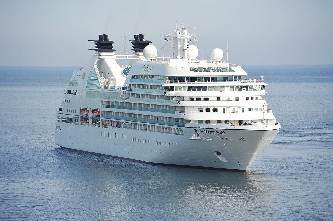 Best Luxury Cruise Travel Agents: A 2025 Guide to Planning High-End Voyages