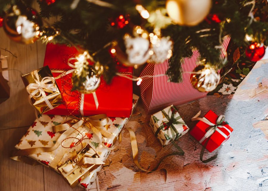 Christmas Gift Ideas for Seniors in 2025: Thoughtful, Practical & Heartwarming